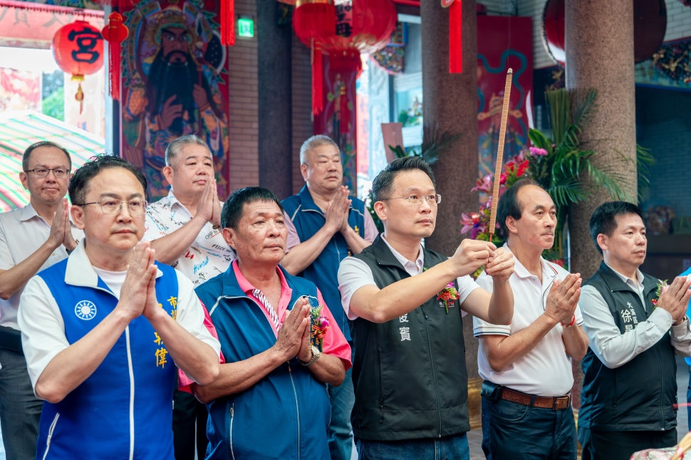 大溪慈聖宮平安福宴席開百桌　蘇俊賓：母親節為天上聖母祝壽 雙重祝福 喜氣加倍