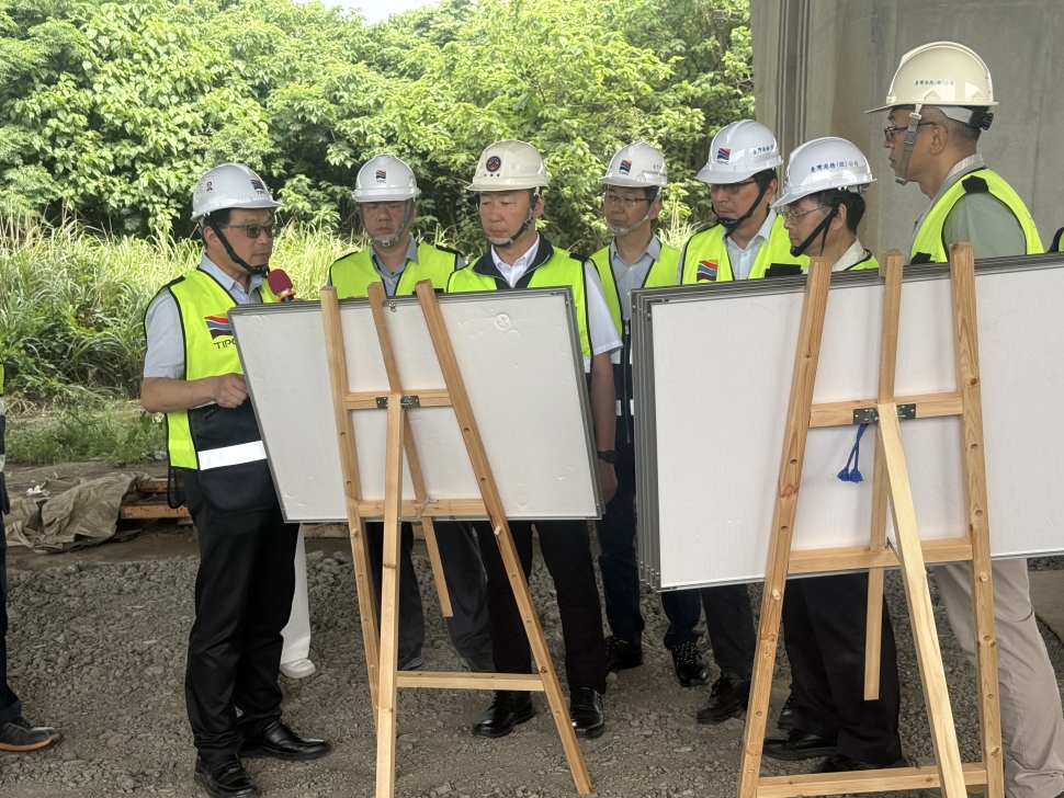 交通部長視察臺北港土方收容作業 肯定臺灣港務公司配合中央政策 協助公共工程建設推進