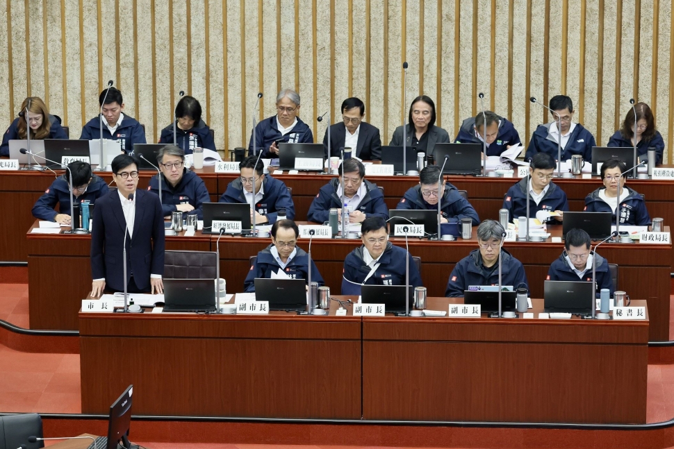 敬老福利再升級 推動醫護智慧化　陳其邁：擴大敬老卡適用範圍 提升長輩生活品質