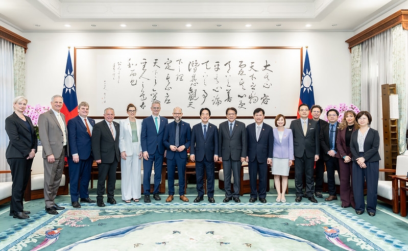 總統接見德國國會友臺小組跨黨派議員訪團　盼持續深化資安、國防與社會韌性合作
