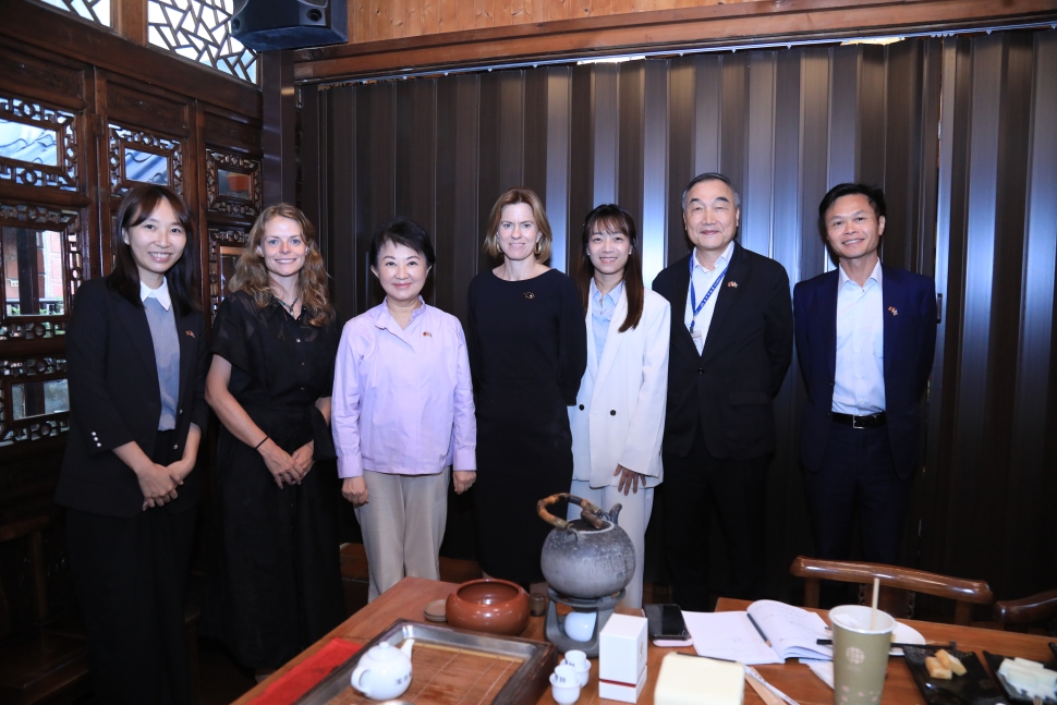 英國在台辦事處包瓊郁代表再度來訪 盧市長以茶會友 暢談施政八年心得
