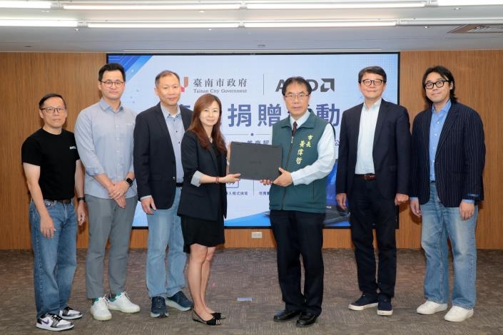 AMD捐贈31台AI筆電　助攻台南AI教育發展