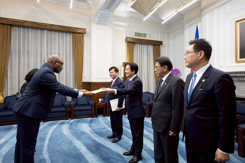 總統接受聖文森新任駐台大使呈遞到任國書　盼深化台聖邦誼