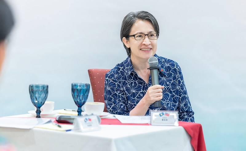 副總統與隨團記者茶敘　說明深化臺帛情誼、推廣觀光三大成果