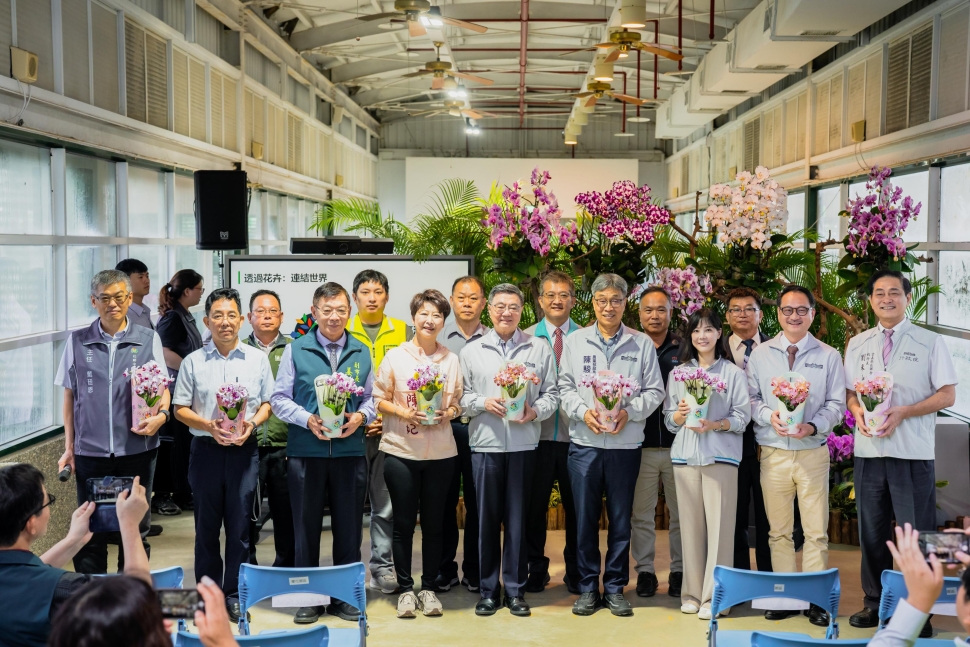 卓榮泰視察花卉創新園區　期許臺灣花卉持續綻放