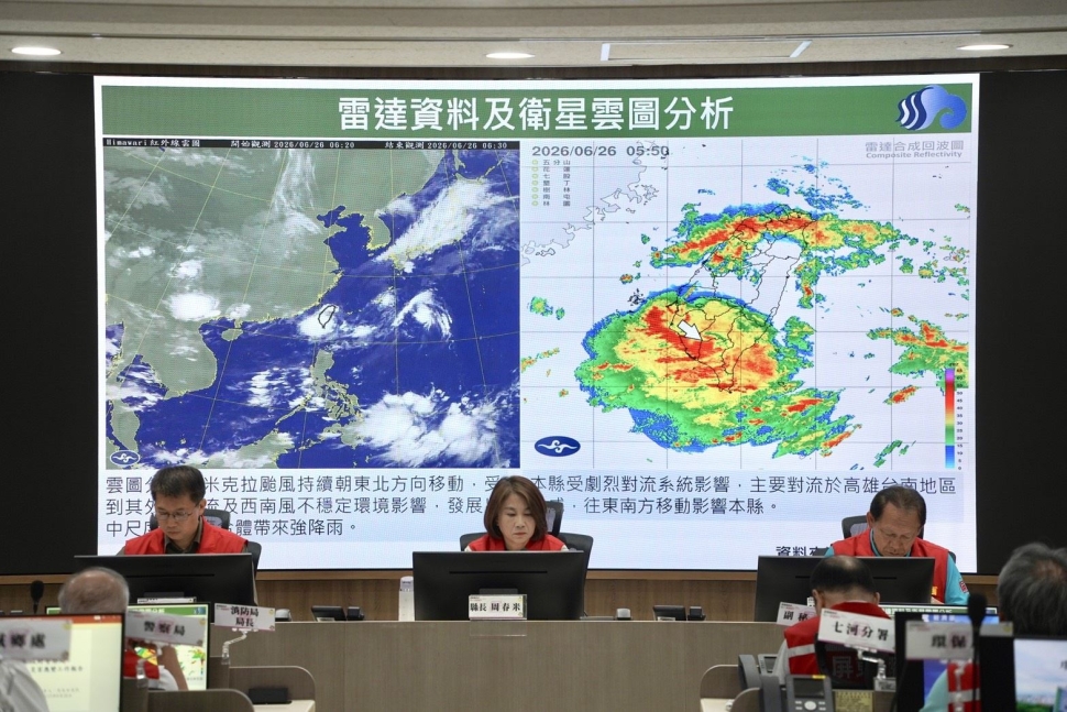 豪雨重創屏東 周春米指示救災、減災跟復原同時並進