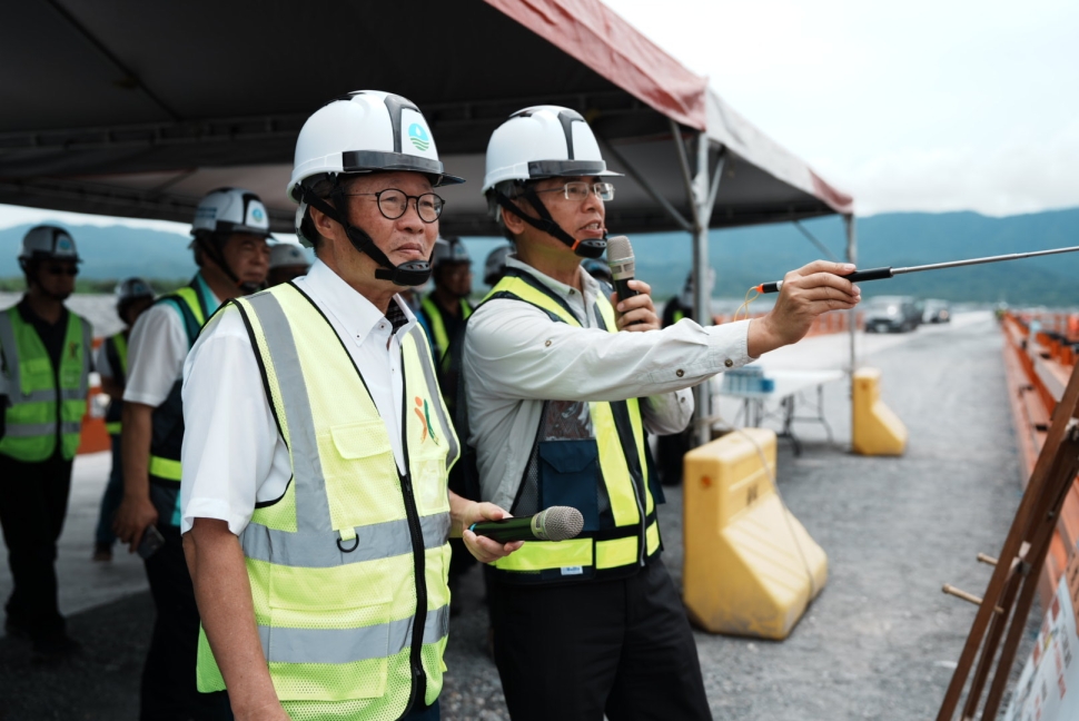 克服豪雨挑戰 追回工程進度 陳金德：馬太鞍永久橋續拚年底通車