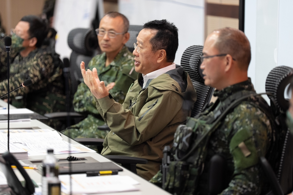 國防部長顧立雄視導第三作戰區聯合火力協調中心