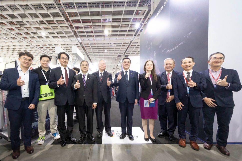 卓揆出席機器人與智慧自動化工業雙展　持續投入科技發展及AI新十大建設