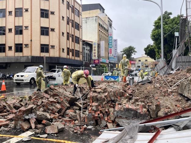 國定古蹟大東門側牆局部崩落　南市府緊急處置