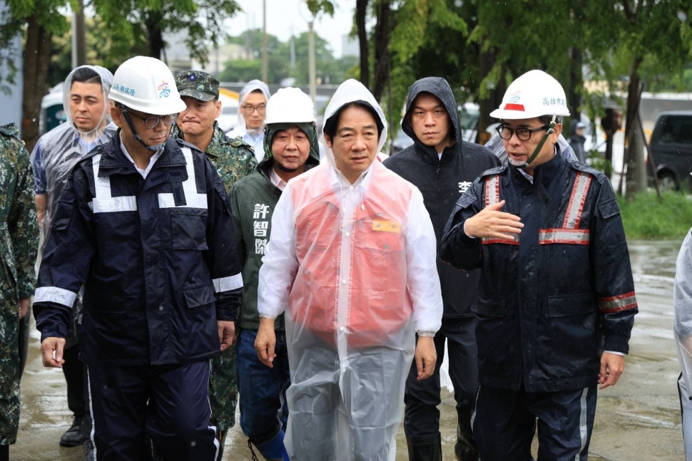 陪同賴清德總統視察北高雄治水工程    陳其邁：中央地方攜手強化高雄治水防洪靭性