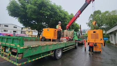 高雄豪雨積淹水　中市馳援27台抽水機具南下救災