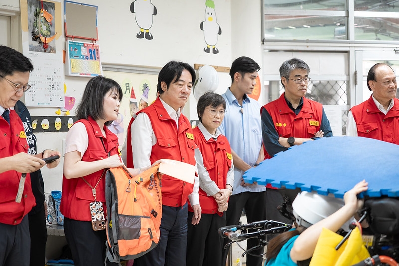 總統視導學校地震避難掩護演練　肯定特殊生防災照顧及準備情形