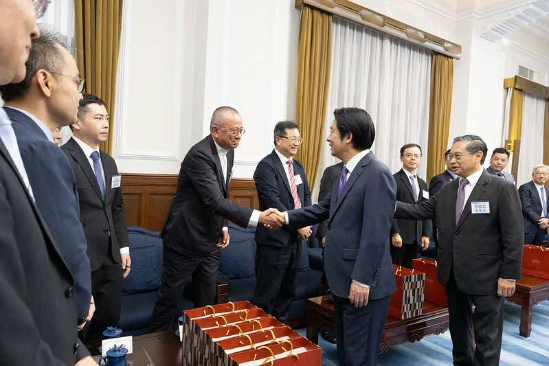 總統肯定台灣金根獎獲獎廠商追求卓越　盼共同努力讓臺灣產業發展更多元、經濟更穩健