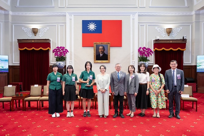 副總統接見科技女婕思獲獎隊伍　盼科技應用以人為本　促進社會進步