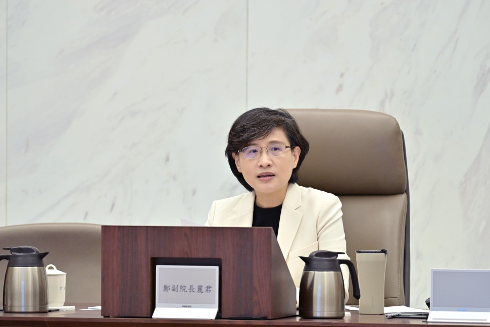 鄭麗君主持消保會議　聚焦奶嘴夾標示、預售屋查核及AED管理