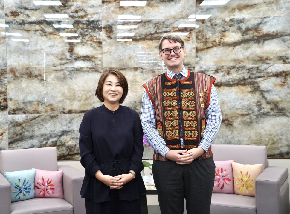 新任AIT高雄分處處長史崇理拜會周春米　延續臺美地方友好交流