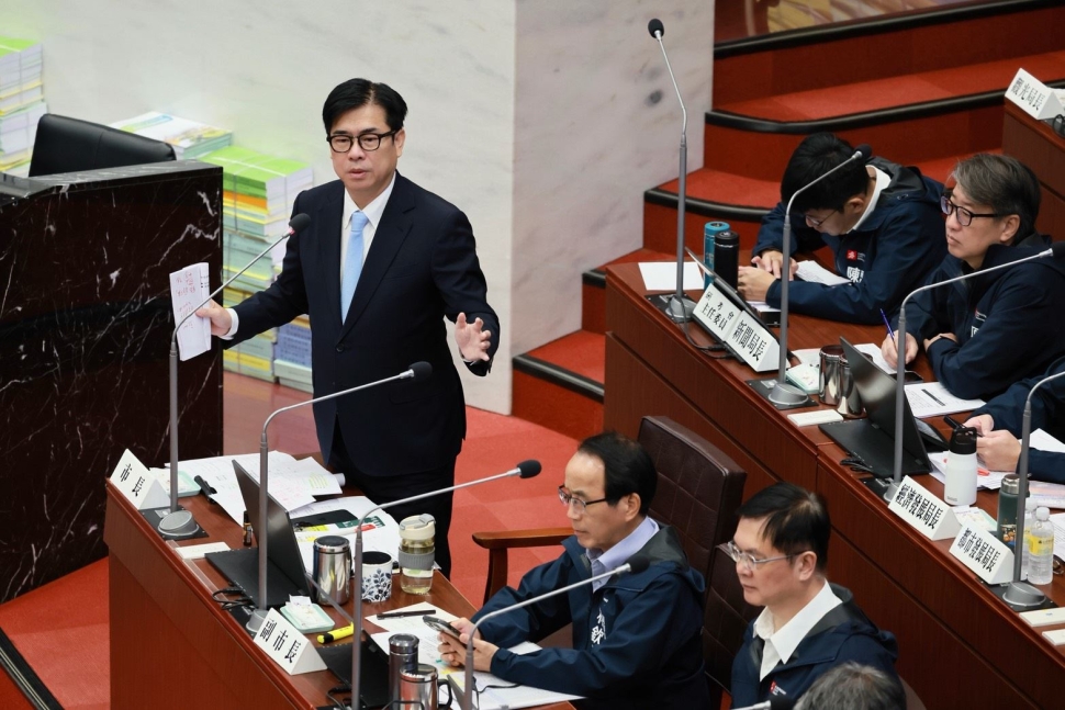 高雄總質詢聚焦市政發展　陳其邁談商圈活化與傳統產業鏈結AI