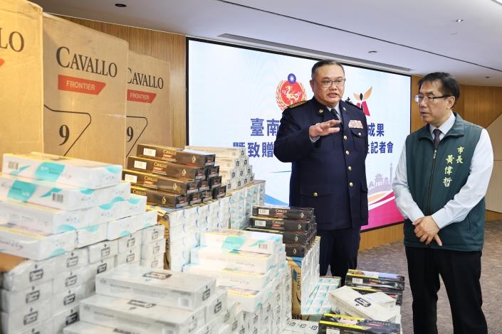 海巡攜手南市府查獲10萬包走私菸   黃偉哲肯定跨機關合作查緝成果