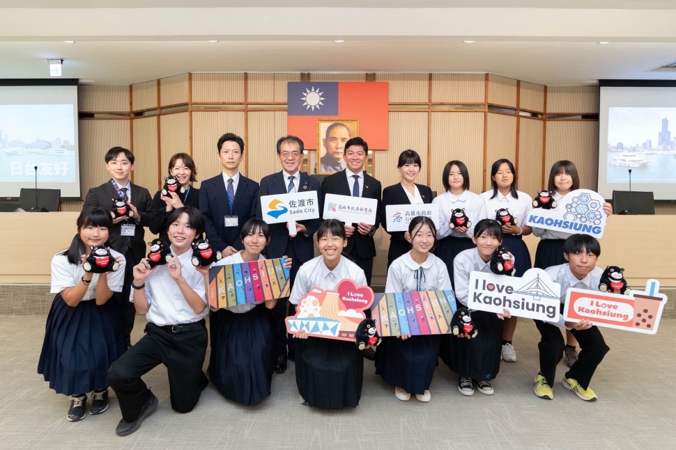 日本佐渡市教育長率團拜會高雄市府　學生體驗景點互惠參訪高美館
