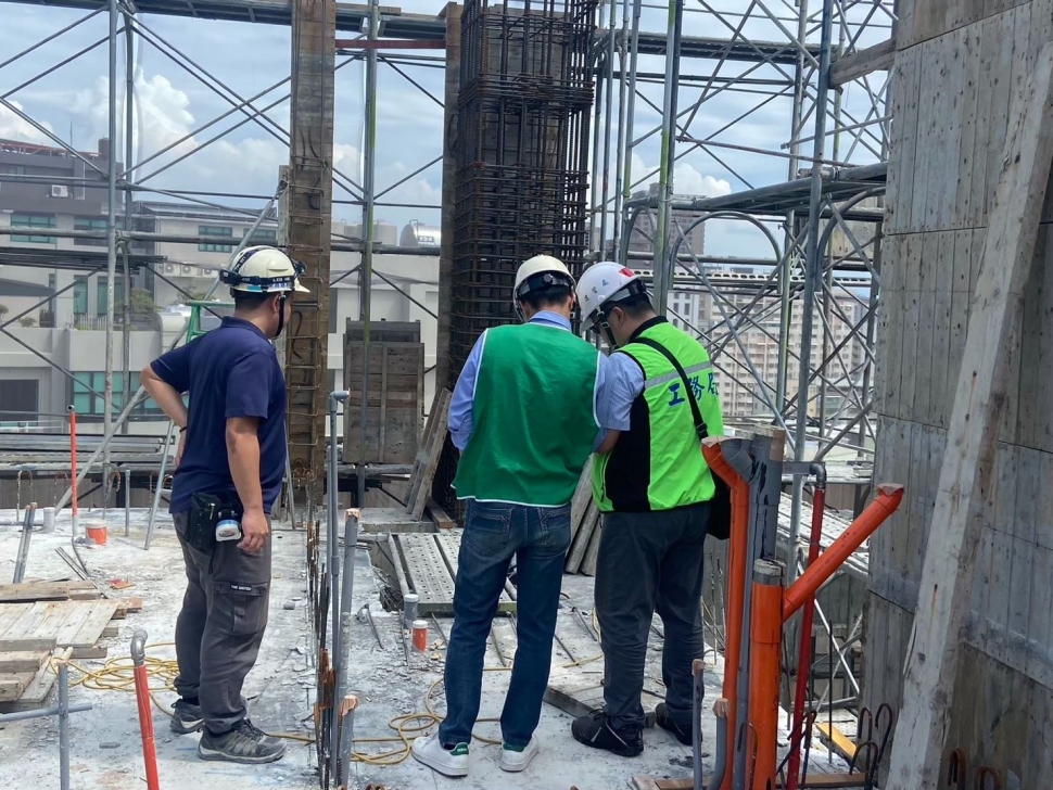 因應薔琵颱風來襲　高雄市府加強建築工地防颱整備、巡檢76處高風險工地
