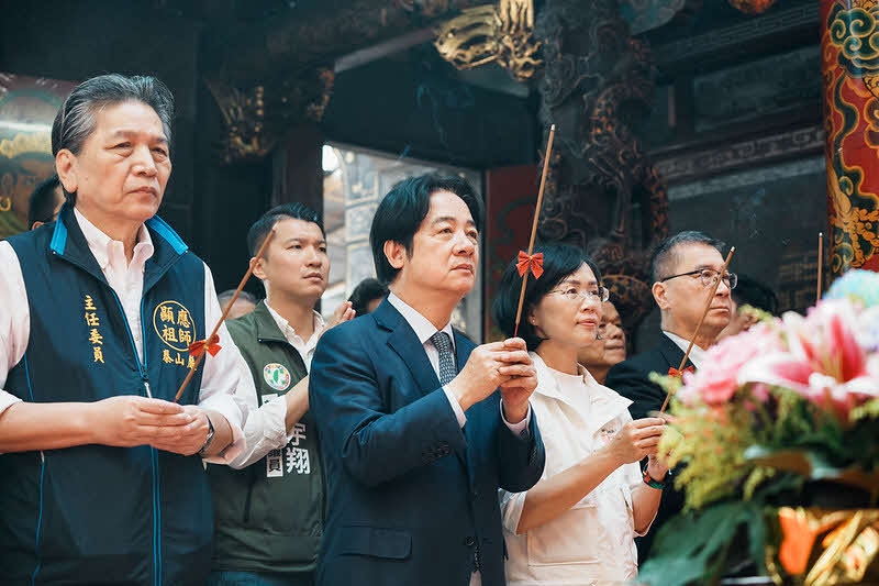 賴清德赴泰山雙巖參香祈福　強調政府將持續推動社福政策照顧人民　盼同心守護國家