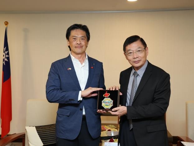 日本東伊豆町長岩井茂樹拜會台南市府　深化體育、觀光及農特產交流