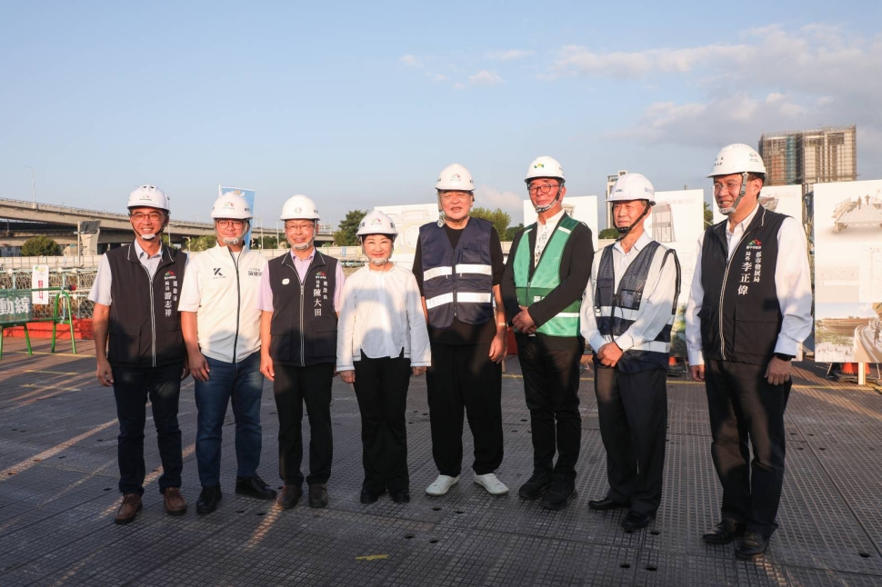 台中巨蛋工程進度突破20%　盧秀燕偕隈研吾視察預計119年完工